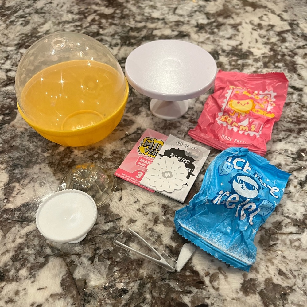 MGA Miniverse Make It Mini Food Diner 3 Blue Razz Jelly squish Jello Mold set
